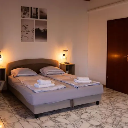 Bed & Breakfast Buzal-morocza Pinceszet Es Szallashely