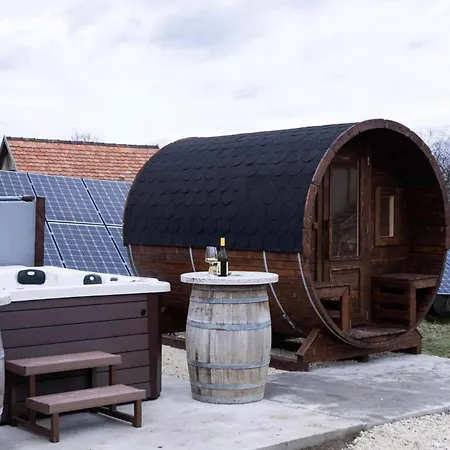 ベッド・アンド・ブレックファスト Buzal-morocza Pinceszet Es Szallashely 3*